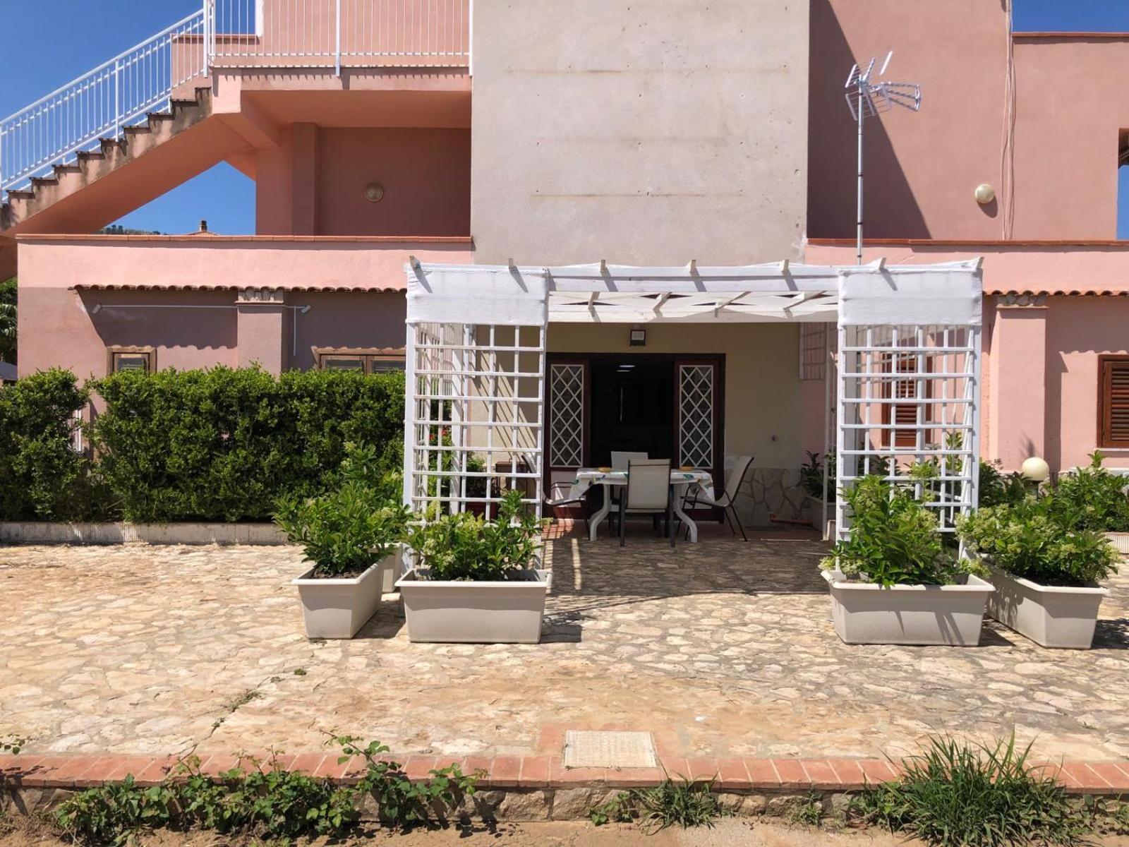 Milicia Apartment Mandra Capreria Exterior photo